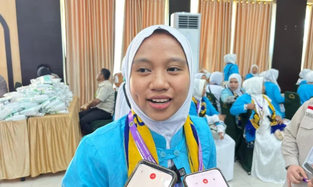 Demi Mendampingi Ibu, Husnul Jadi Jemaah Termuda Tahun Ini