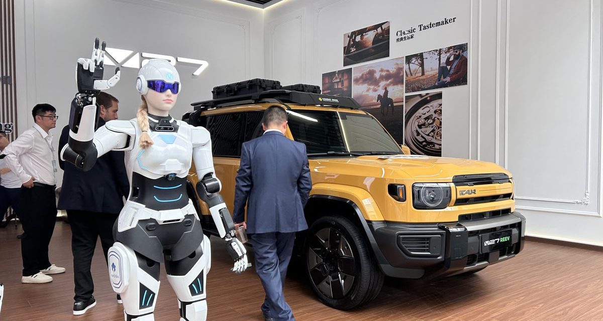 Era Baru Otomotif, Chery Jual Robot Humanoid, Bisa Jadi Sales