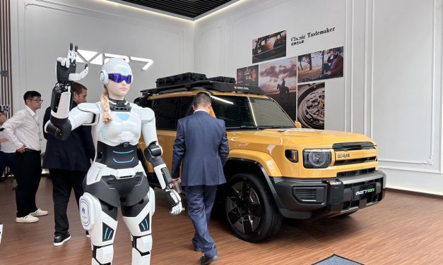 Era Baru Otomotif, Chery Jual Robot Humanoid, Bisa Jadi Sales