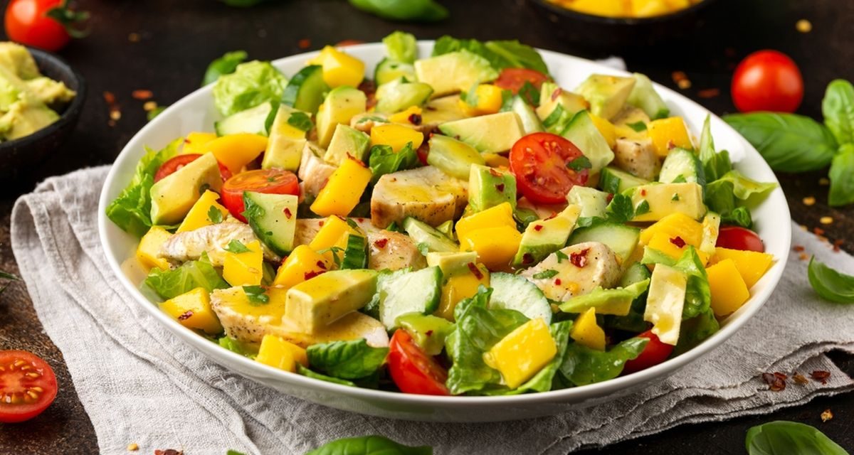Salad Alpukat Dan Tomat Homemade: Menu Sehat Rendah Kalori