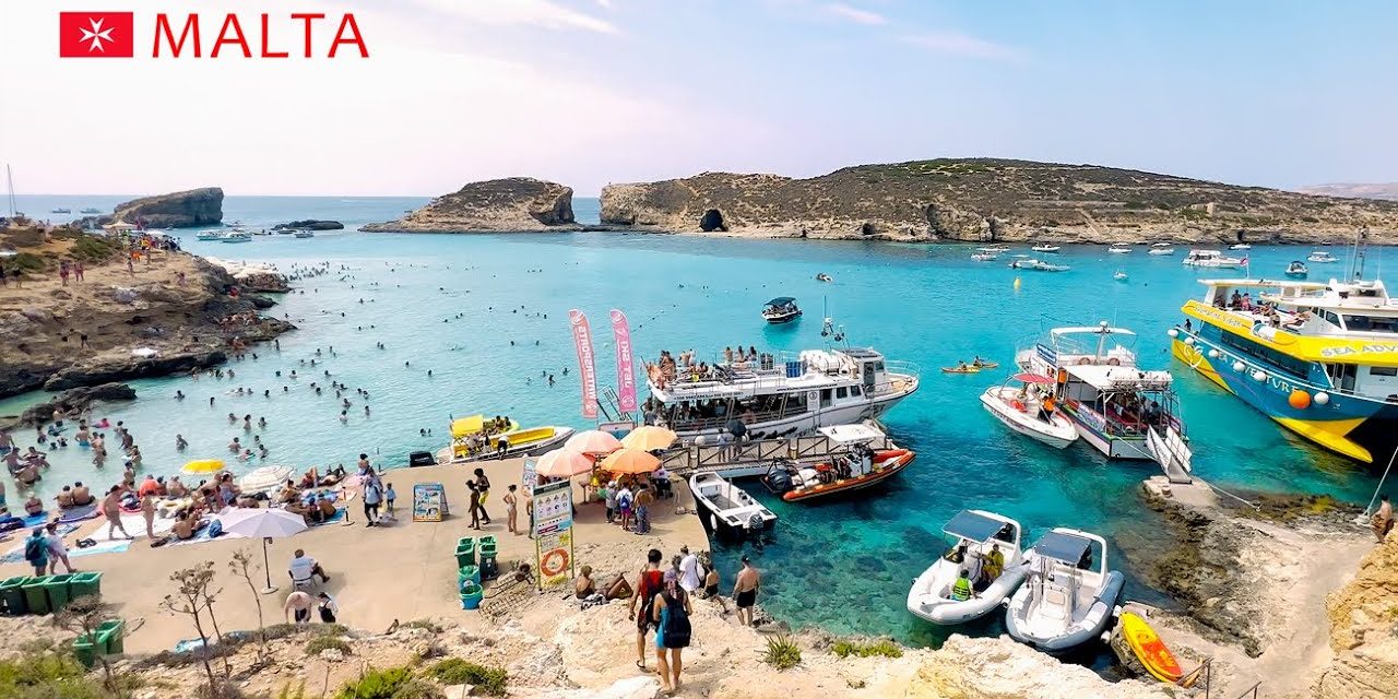 Blue Lagoon Terkenal Airnya Yang Jernih Berwarna Biru Turquoise
