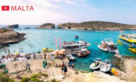 Blue Lagoon Terkenal Airnya Yang Jernih Berwarna Biru Turquoise