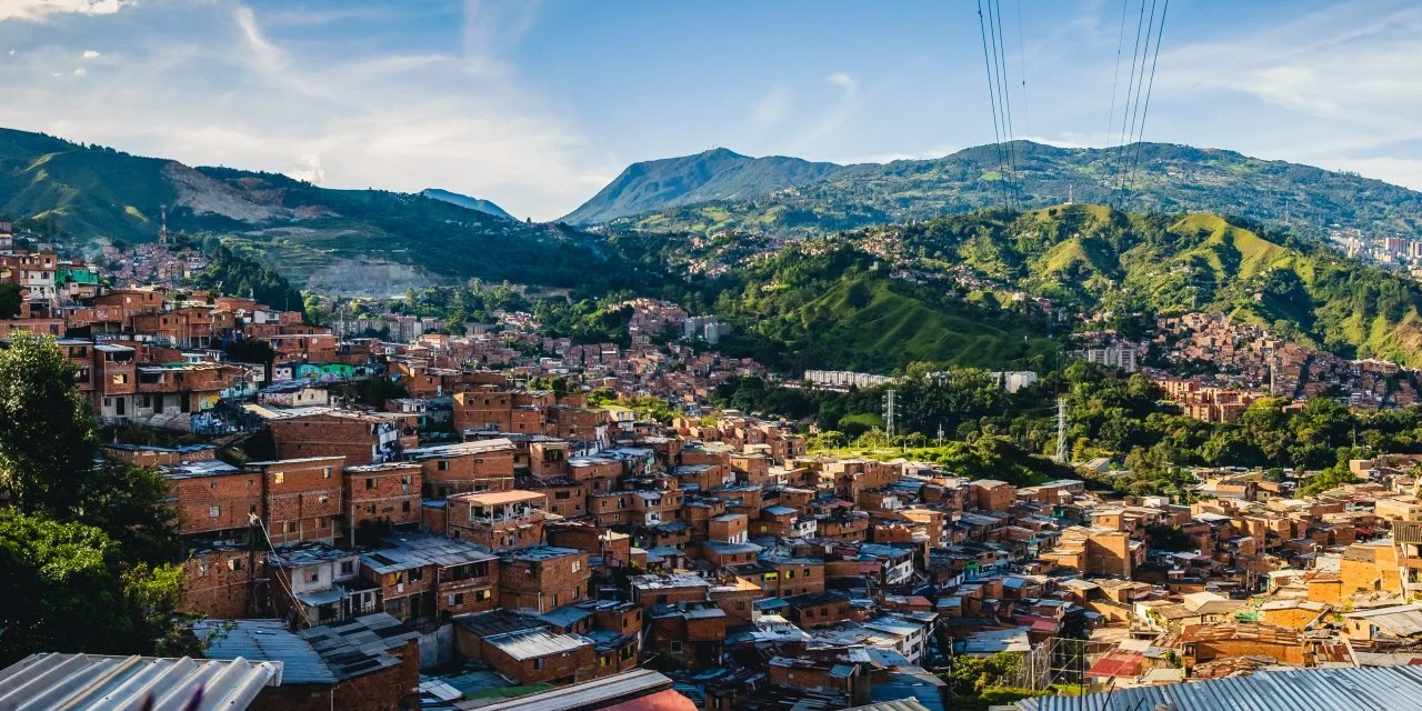 Kota Medellín Kota Indah Terletak Di Lembah Pegunungan Andes
